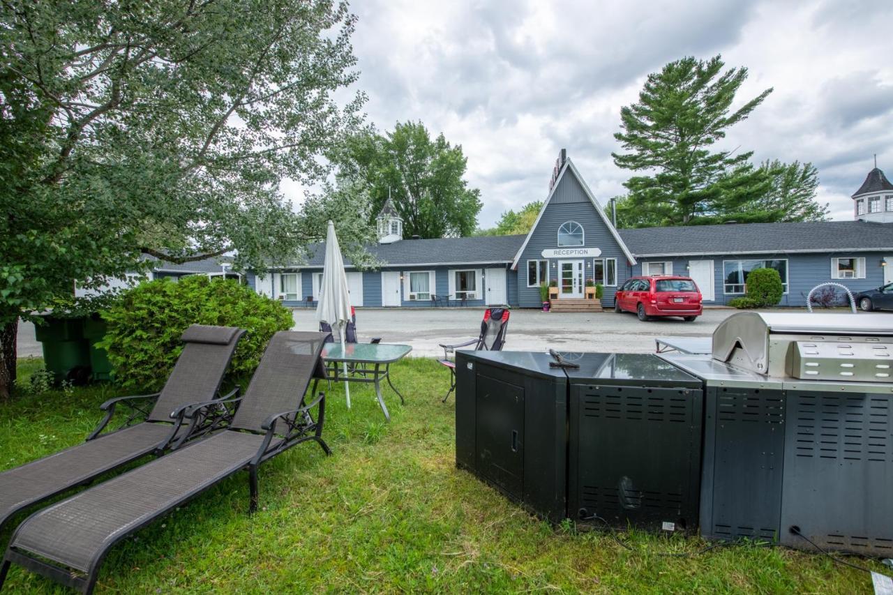 Motel Fleur De Lys Magog Exterior foto