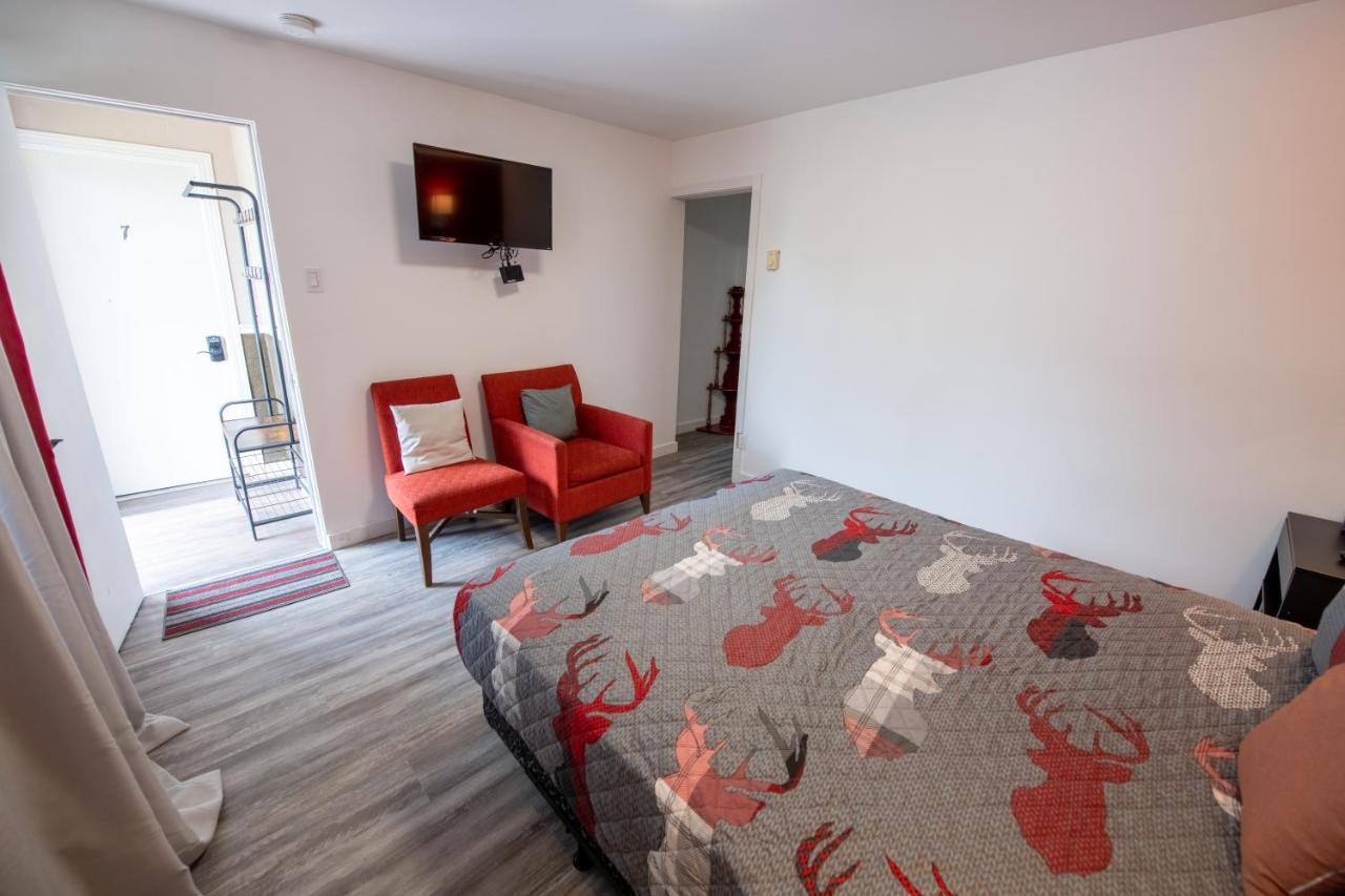 Motel Fleur De Lys Magog Exterior foto