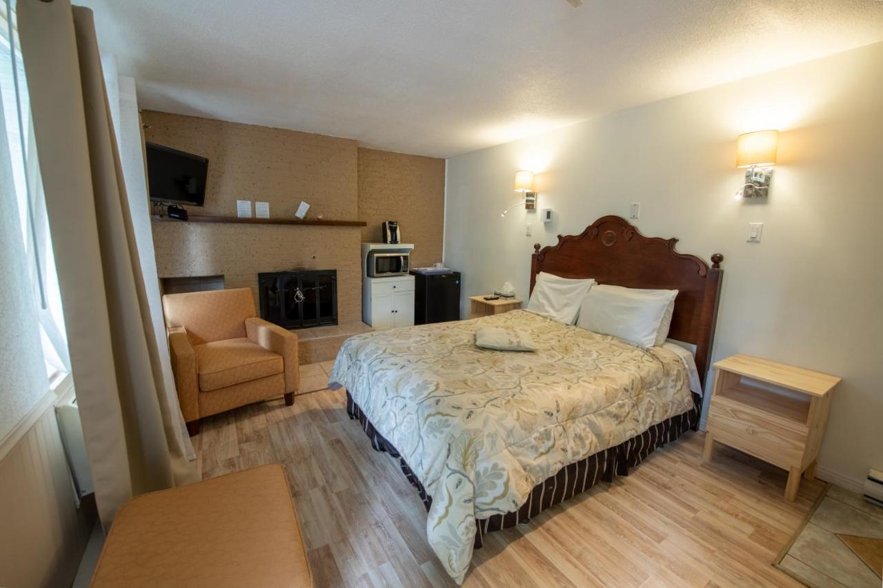 Motel Fleur De Lys Magog Exterior foto
