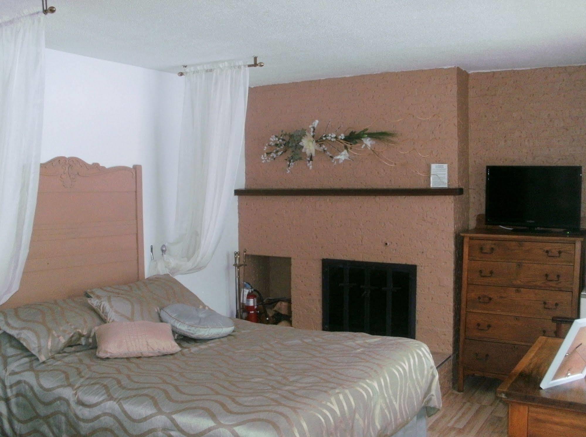 Motel Fleur De Lys Magog Exterior foto